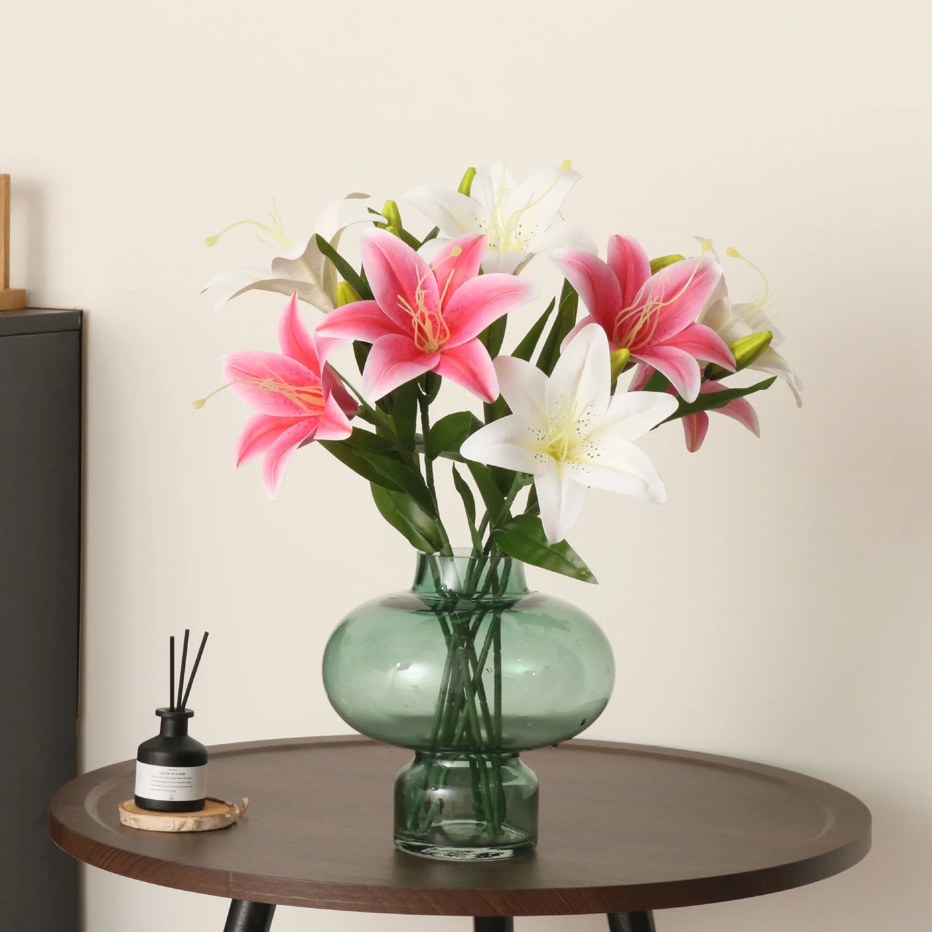 Künstliche Lilie – Elegantes PVC Design – 50cm Länge