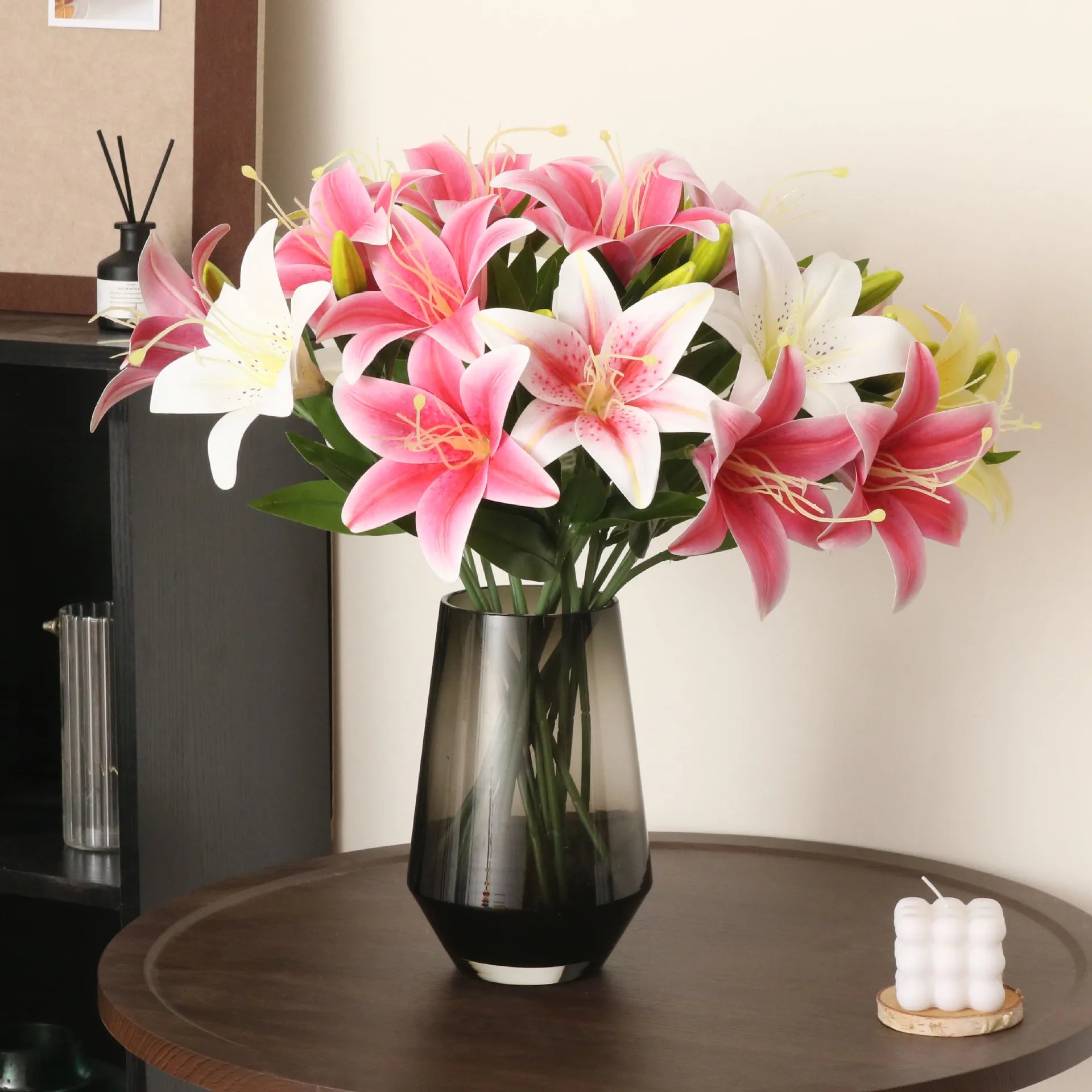 Künstliche Lilie – Elegantes PVC Design – 50cm Länge