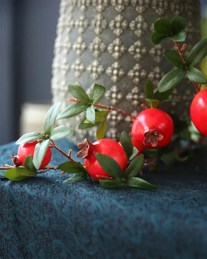 Künstlicher Granatapfel – Seide & Plastik – 80 cm Tischdeko