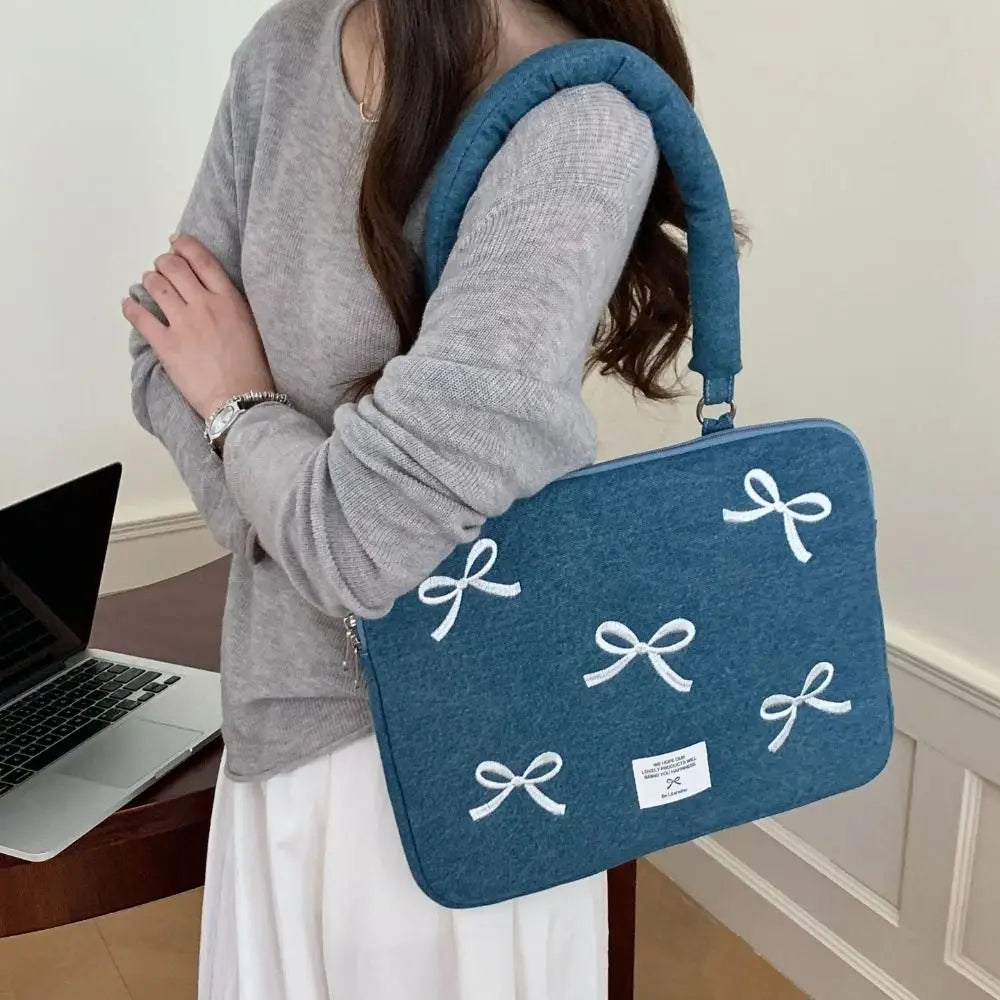 Laptoptasche – Denim-Stickerei – Stossfest