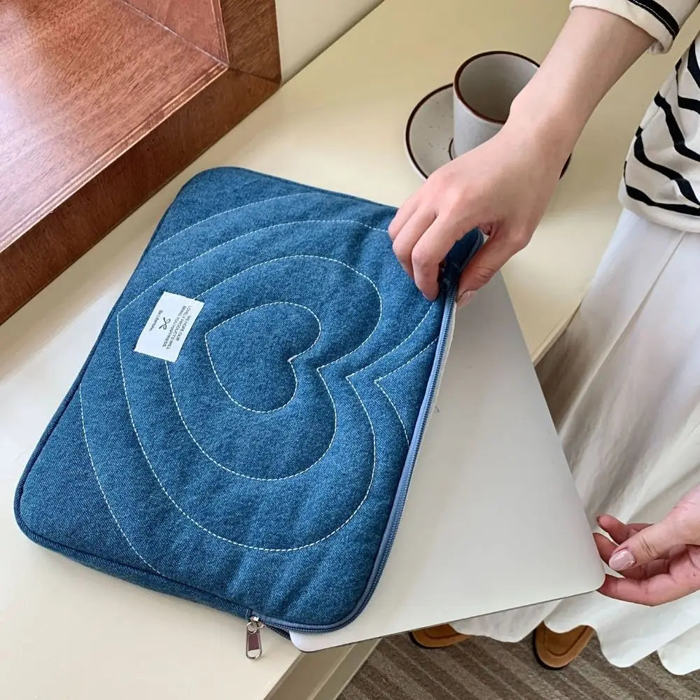Laptoptasche – Denim-Stickerei – Stossfest