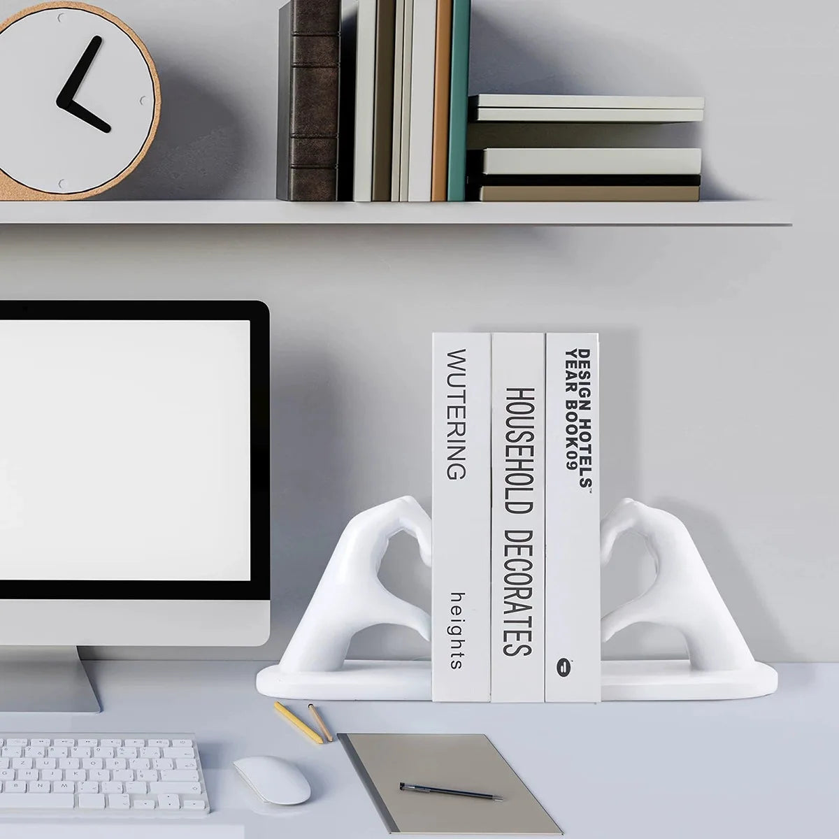 Moderne Resin Buchstützen im Liebesgesten-Design, Farbe: Weiss