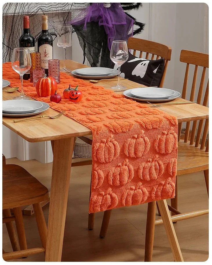 Luxuriöser Tischläufer – Stickdesign – Partydeko