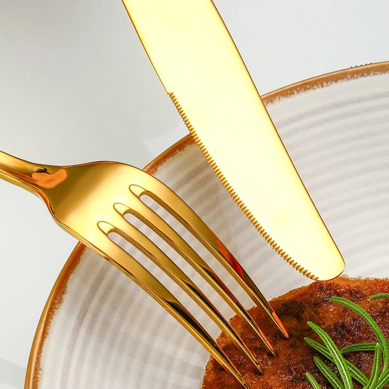 Luxus-Besteckset 24-teilig aus Edelstahl 18/10, titan-goldbeschichtet – europäischer Stil für 6 Personen