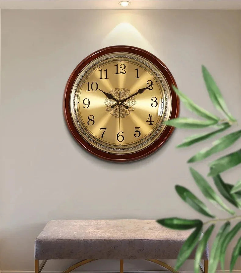 Luxus Gold Wanduhr – Nordisches Metalldesign – 32CM