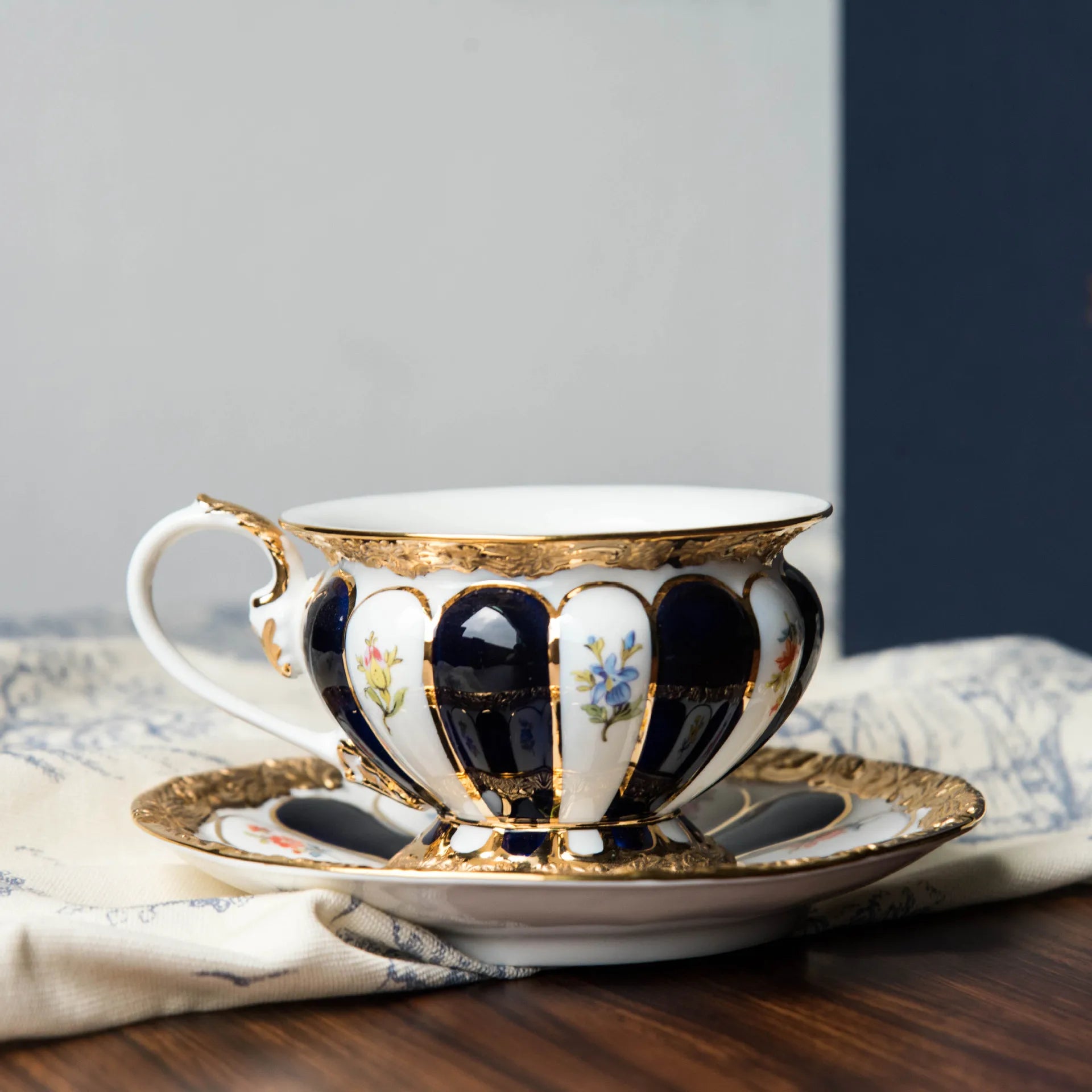 Luxus Keramik Tasse – Europäisches Design – 225ML/110ML