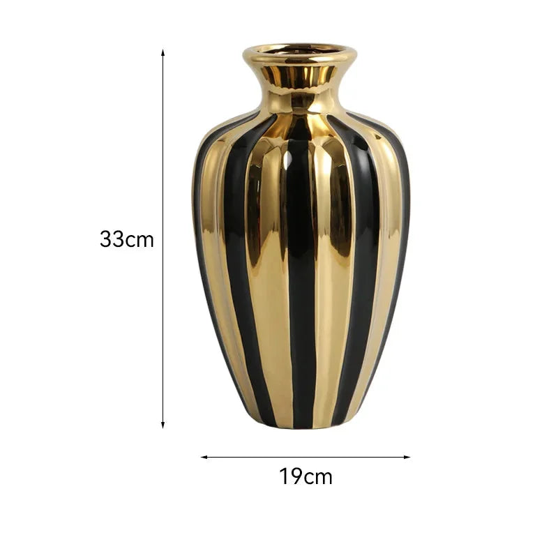 weisse keramikvase mit elegantem design in grössen S, M, L für wohnzimmer