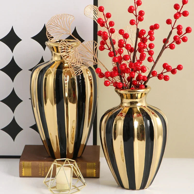 weisse keramikvase, handgefertigt, in verschiedenen grössen, elegantes design