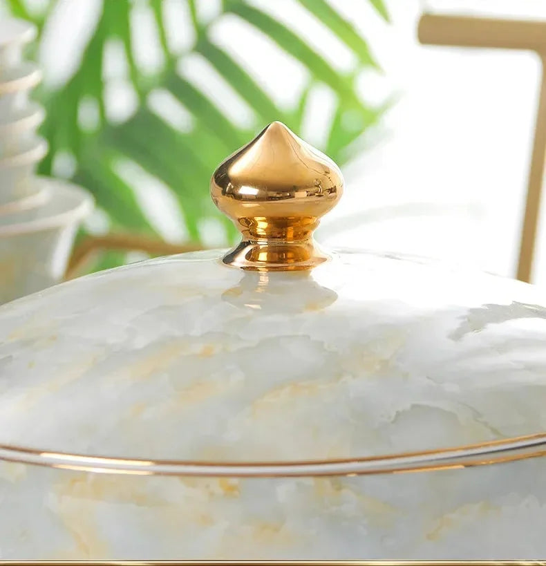 Luxus Porzellansuppentopf - Hofstil mit Goldrand