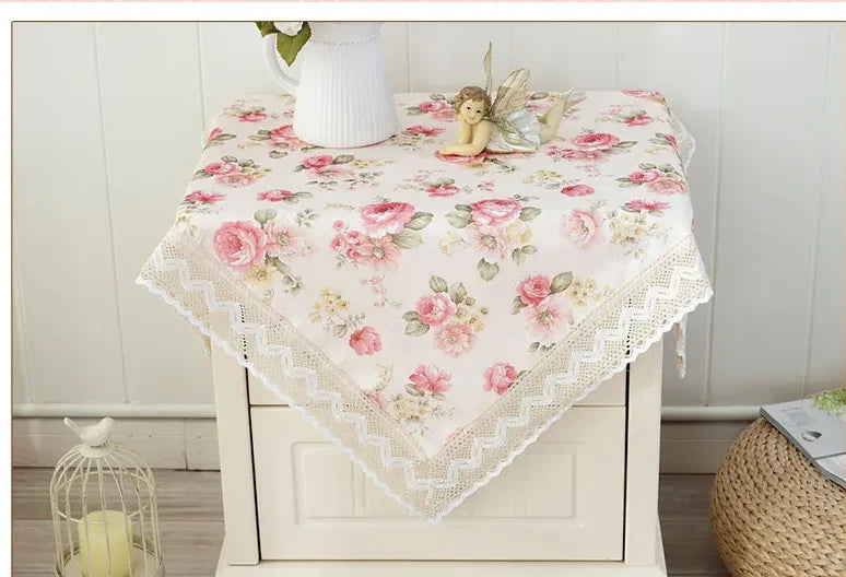 Luxus Spitzen Tischdecke quadratisch im pastoralen Stil, Farbe Veemi A, Grösse 130x130 cm, aus Polyester-Baumwoll-Mix