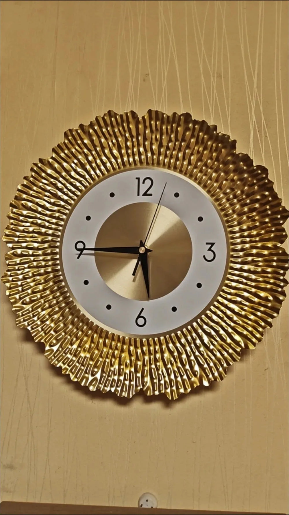 Luxusuhr - Moderne Eisen - 30.5cm Rund