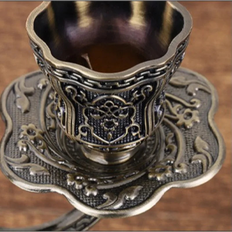 Metall-Kerzenhalter – Nordisch Elegant – Schwarz & Gold Design