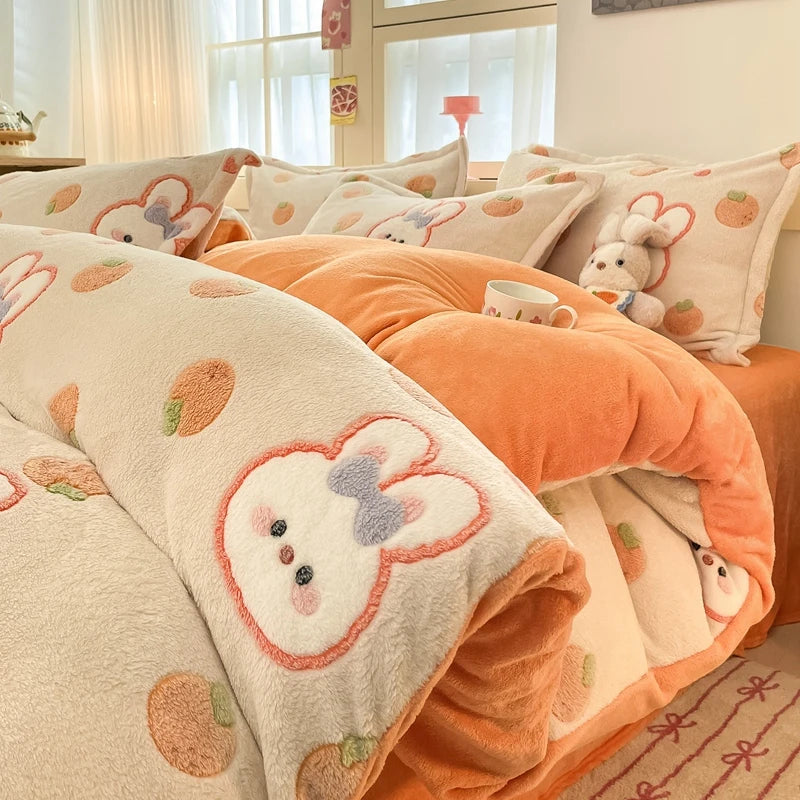 Milchvelours Bettbezug in Weiss mit floralem Blumenmuster, Grösse: King 220x240 cm