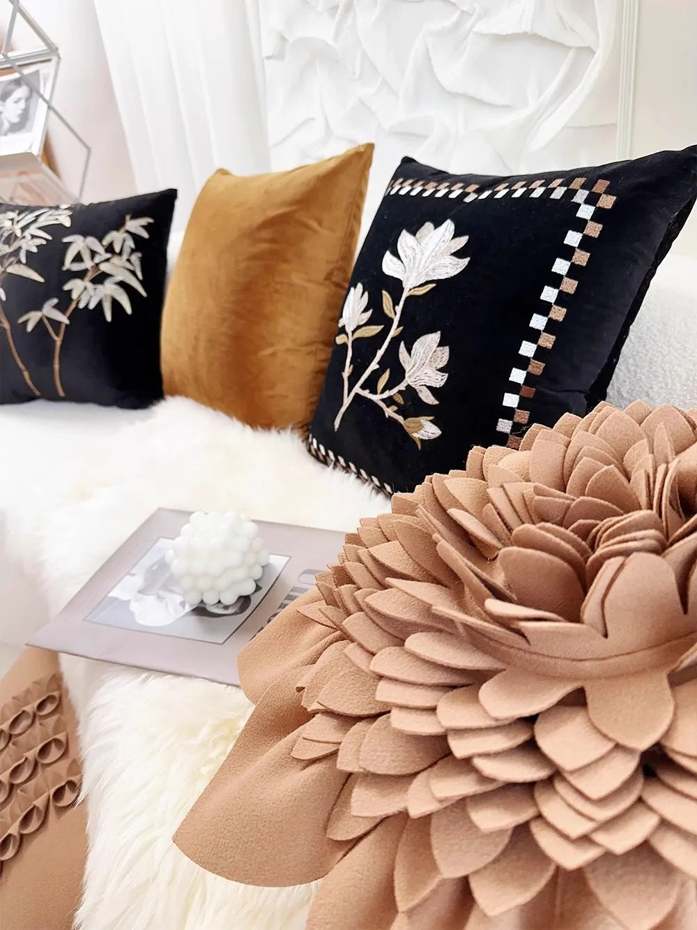 Mittelalterliche Bestickte Samtkissen - Retro Charme 30x50cm