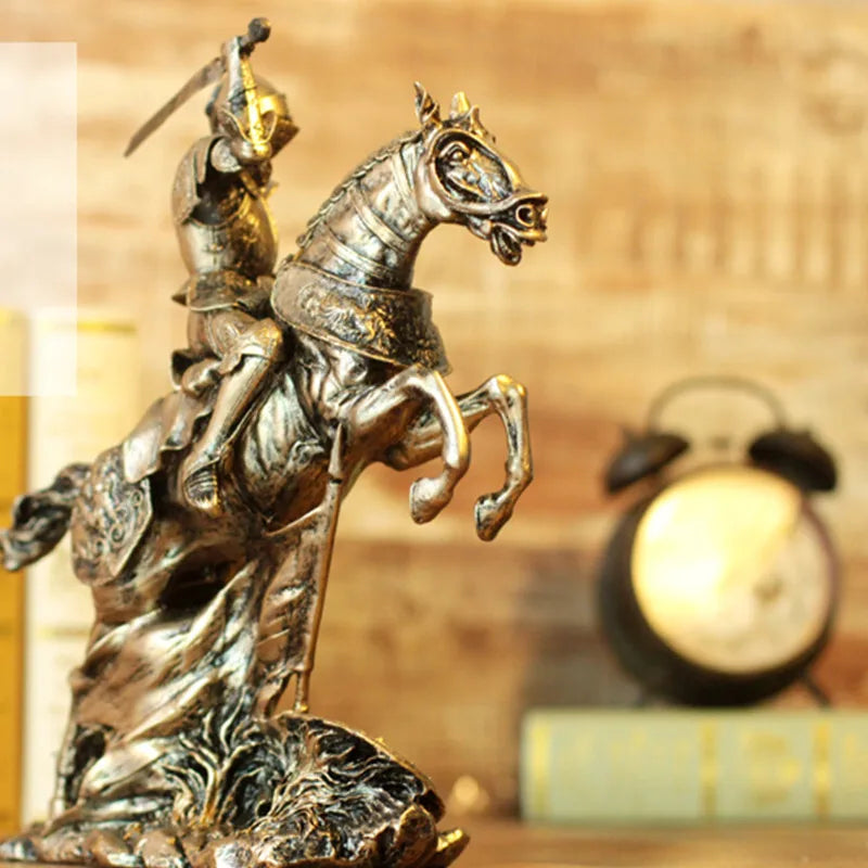 Mittelalterliche Ritterstatue – Harzskulptur 27x27x8cm