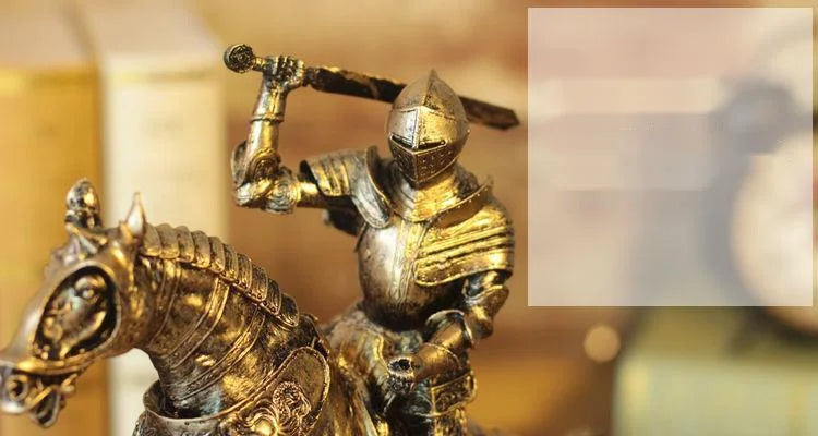 Mittelalterliche Ritterstatue – Harzskulptur 27x27x8cm