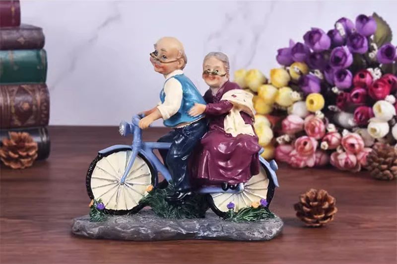 Moderne Resin-Statue – Grosseltern Edition