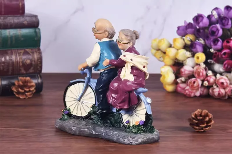 Moderne Resin-Statue – Grosseltern Edition