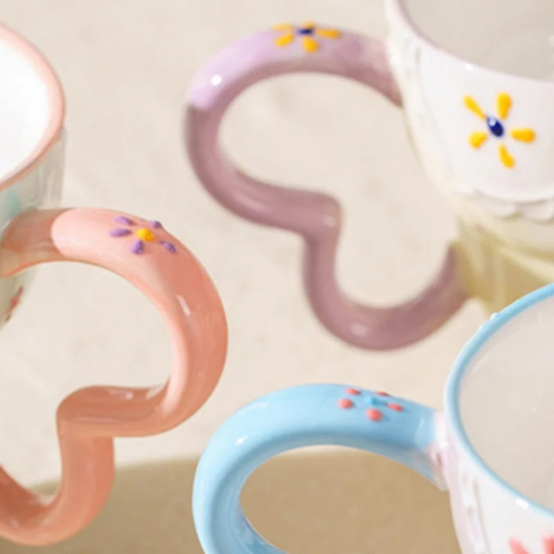 Niedliche Keramiktasse – Handbemaltes Relief – 400ml