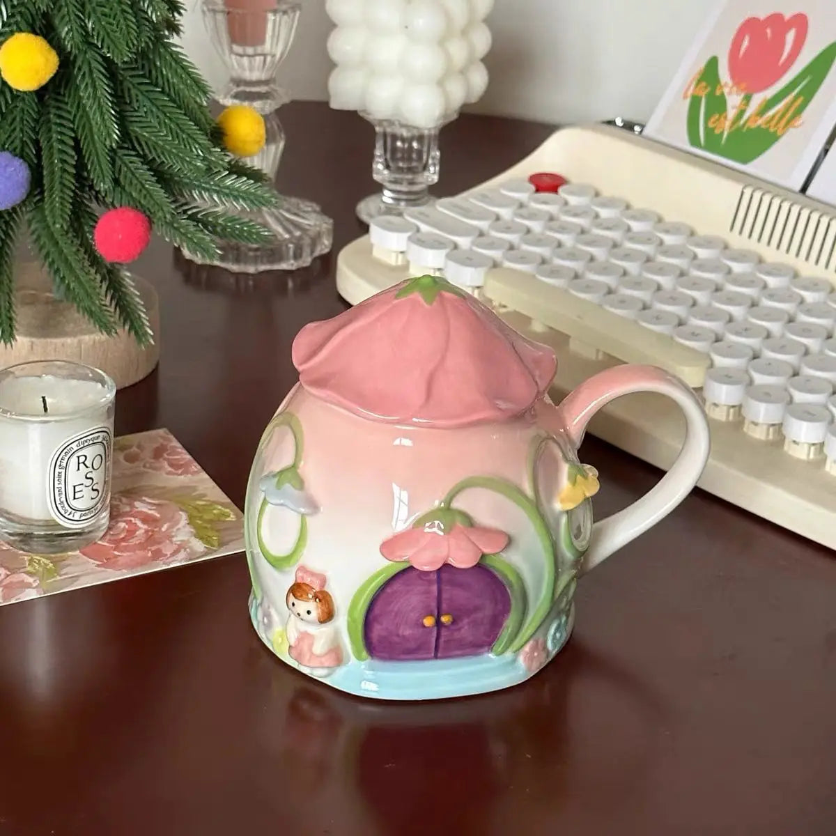 Niedliches Mädchen Keramiktasse – Handgemacht Bone China mit Deckel