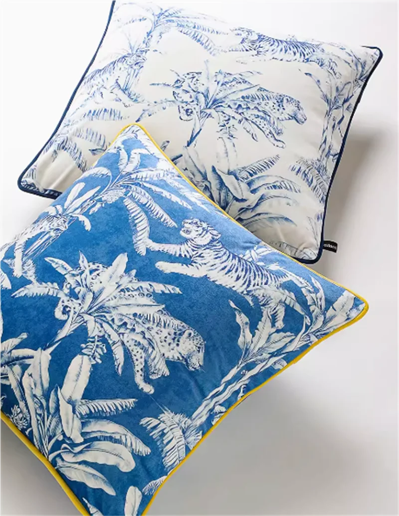 weisser Samt Kissenbezug mit Tiermotiv im orientalischen Stil, Grösse: 50x50 cm