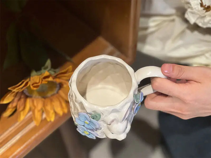 Porzellan Kaffeetasse – Handgefertigte Keramikkunst Erinnerung