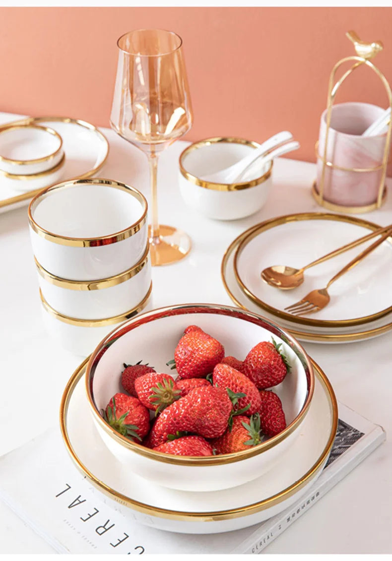 weisser Keramik Porzellanteller mit Goldrand im eleganten Stil