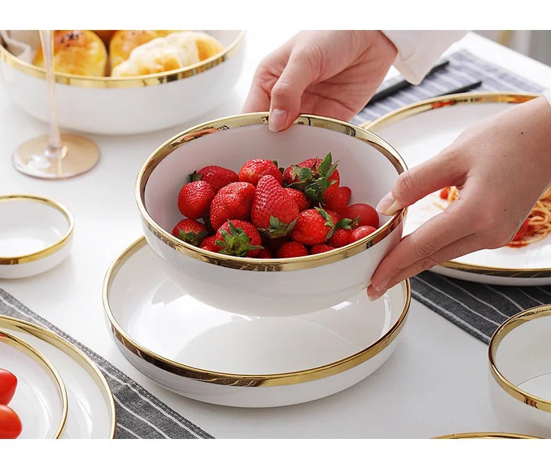 Keramikgeschirr-Set mit elegantem Weiss und Goldrand, geeignet für Esstisch
