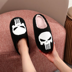 Punisher Skull Pantoffeln – Plüsch Bestickt – Innen