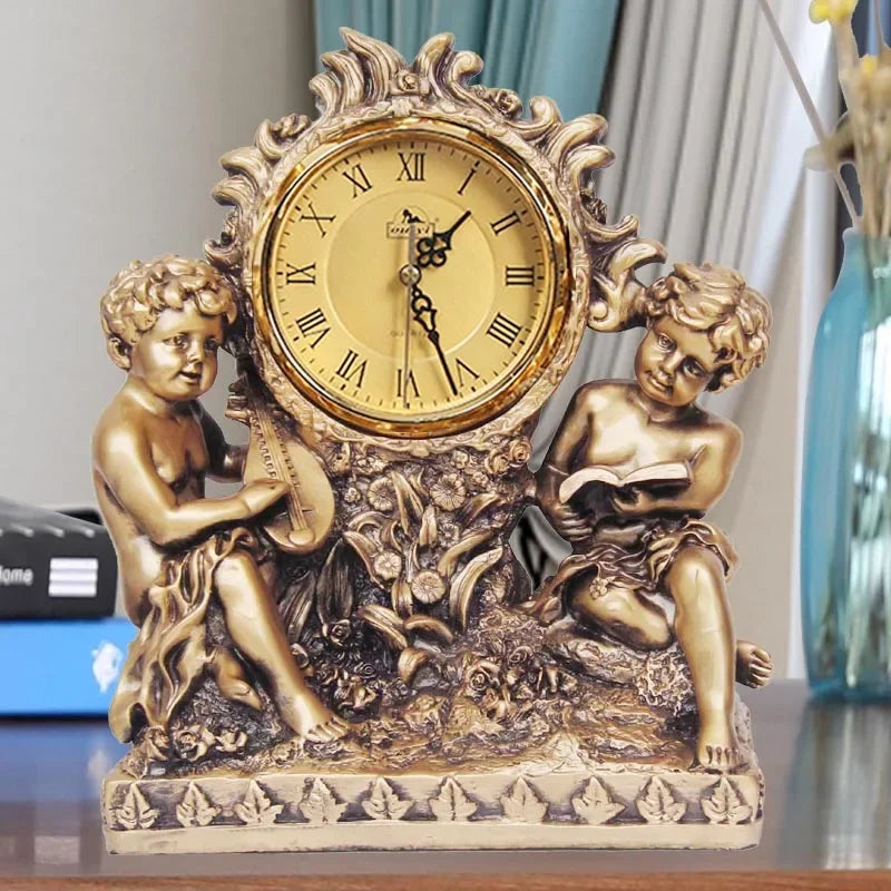 Quarztischuhr – Antikes Metall-Design