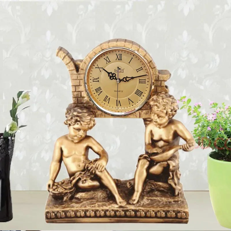 Quarztischuhr – Antikes Metall-Design