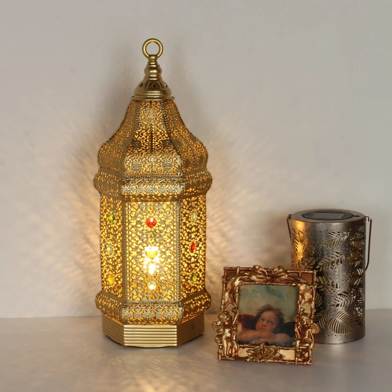 Retro Tischlampe aus schwarzem Metall im klassischen Stil, dimmbar und wiederaufladbar