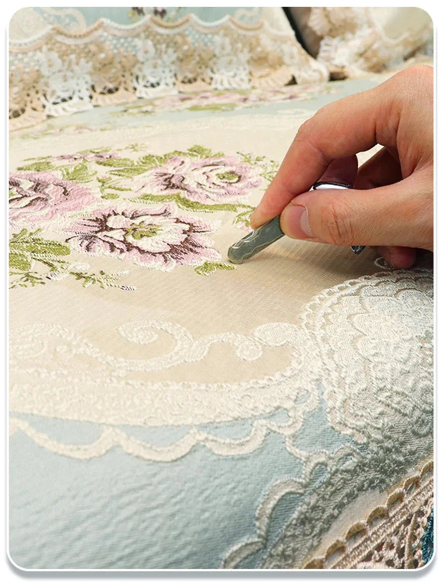 Floraler Spitzenkissenbezug aus Polyester in Hellblau, Grösse 50x50 cm