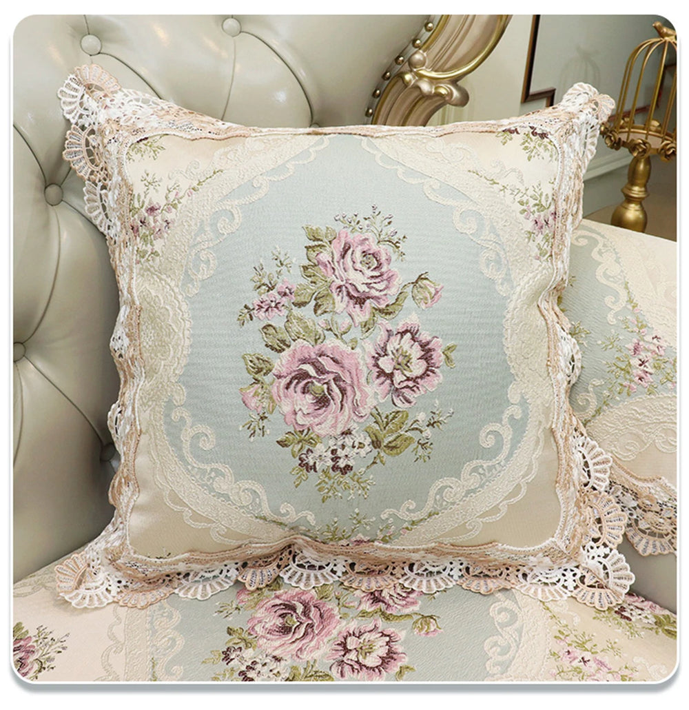 Floral gemusterte Spitzenkissenhülle aus 100% Polyester in Golden Beige, 50x50cm