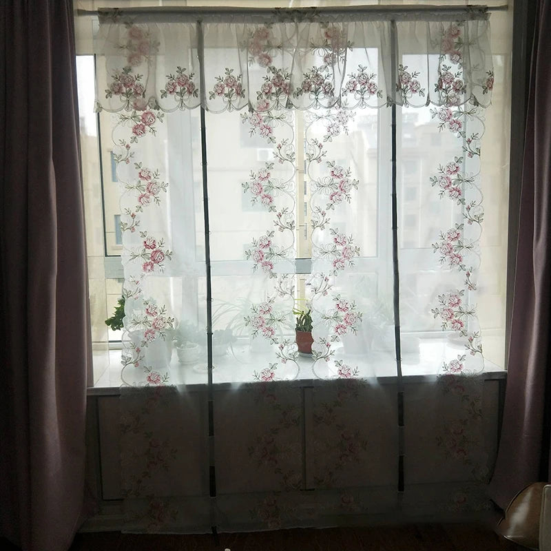 Moderner Römervorhang mit bestickten Blumen in Grösse W85cmxH115cm