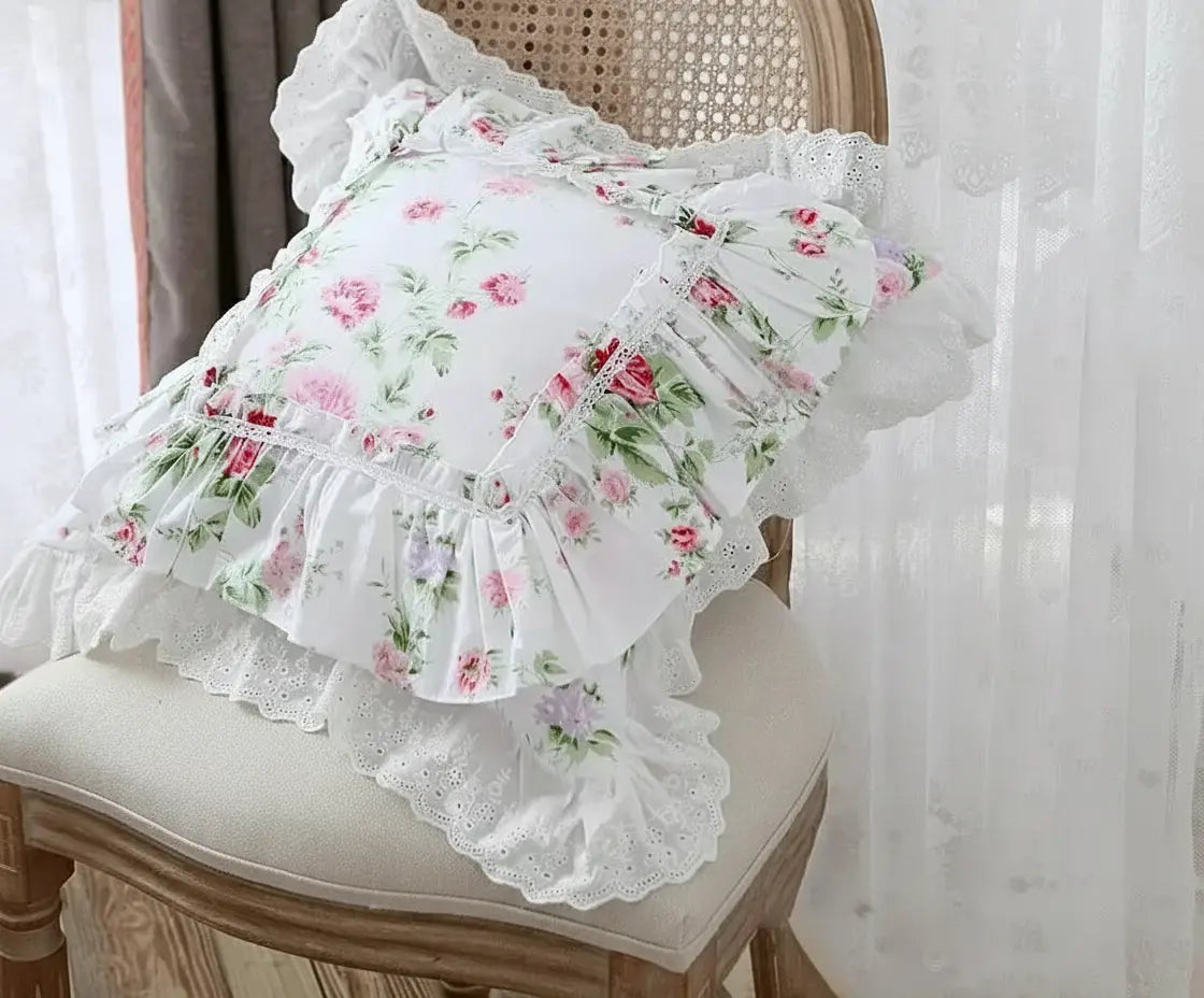 blumiger Kissenbezug aus 100% Baumwolle mit Rüschendesign, Farbe 09, Grösse 50x50 cm