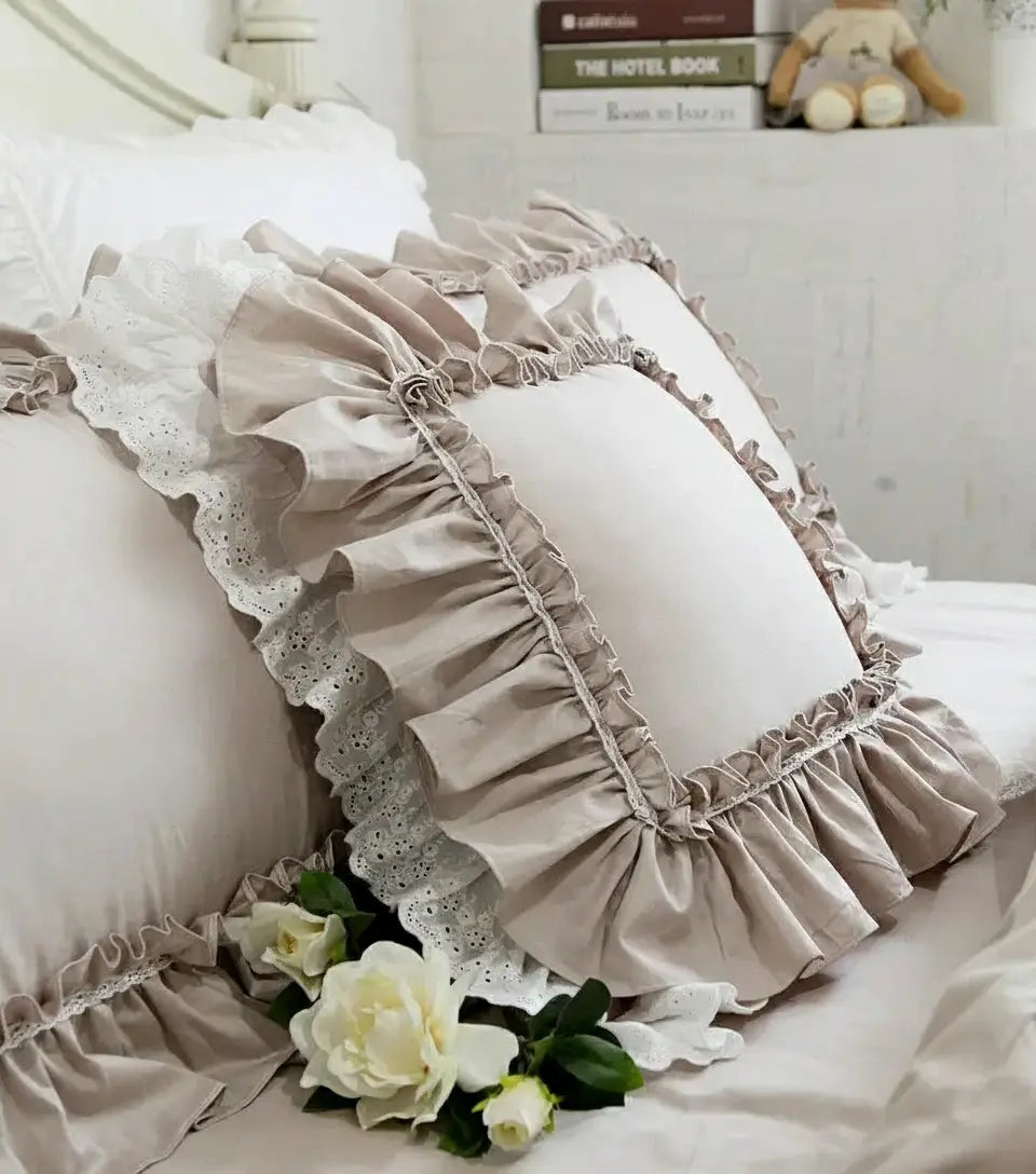 blumiger Rosenkissenbezug aus 100% Baumwolle im Rüschendesign, Farbe 09, Grösse 50x50 cm