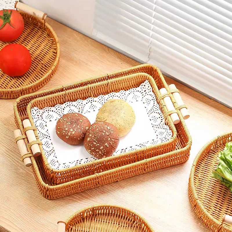 Runder Rattan Korb – Rustikales Design mit Holzgriff