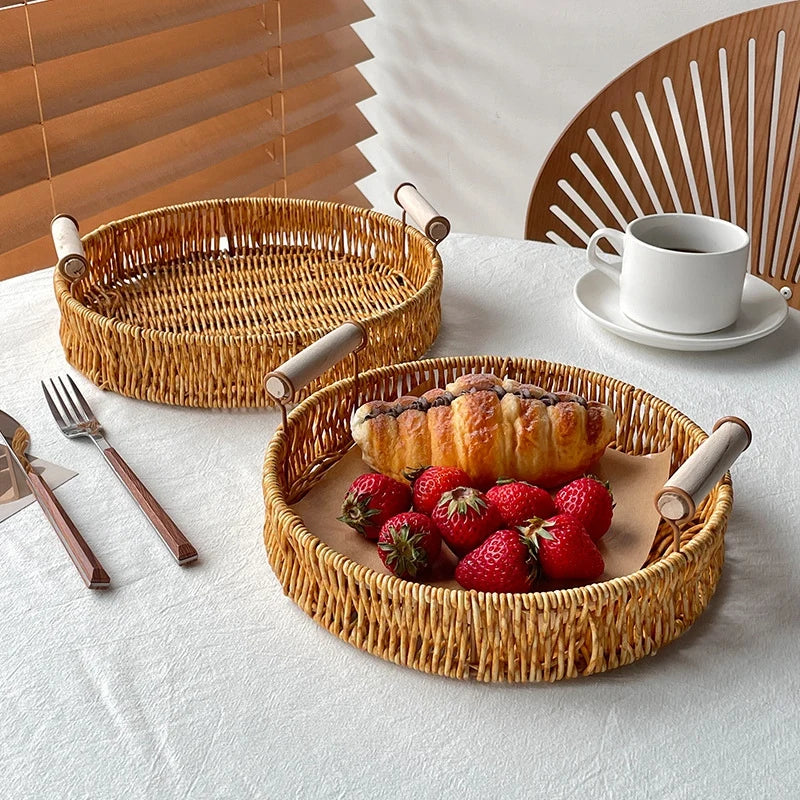 Runder Rattan Korb – Rustikales Design mit Holzgriff