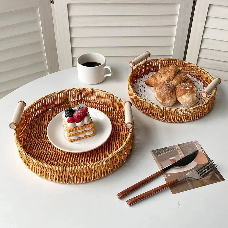 Runder Rattan Korb – Rustikales Design mit Holzgriff