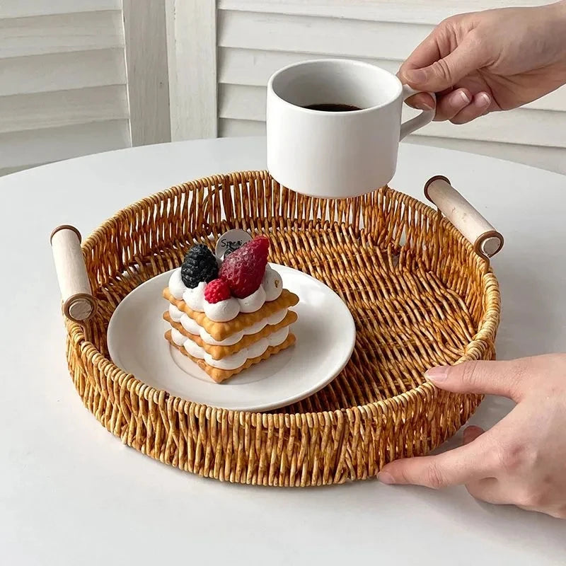 Runder Rattan Korb – Rustikales Design mit Holzgriff