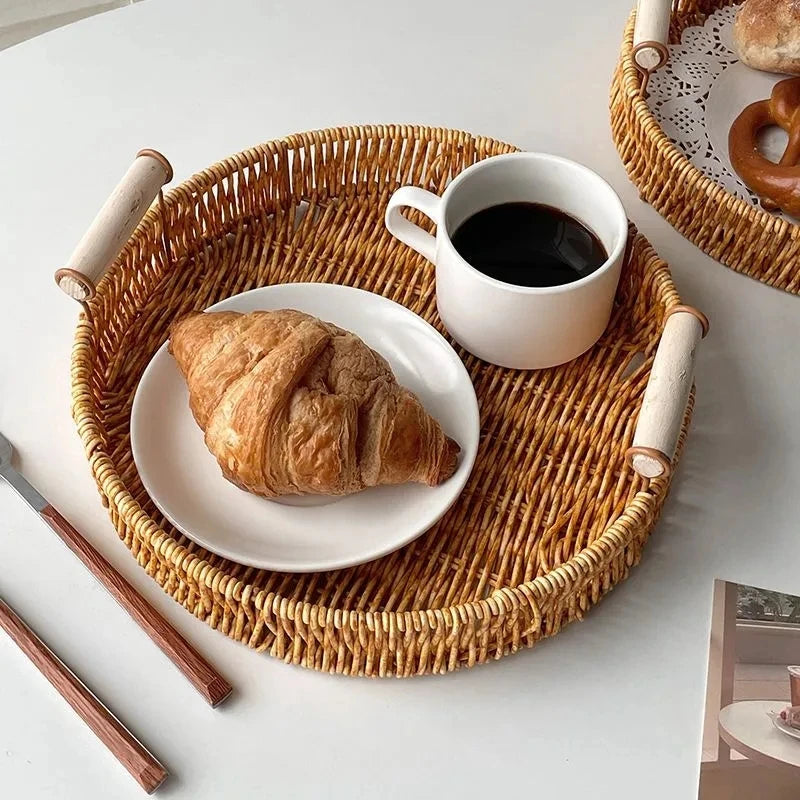 Runder Rattan Korb – Rustikales Design mit Holzgriff