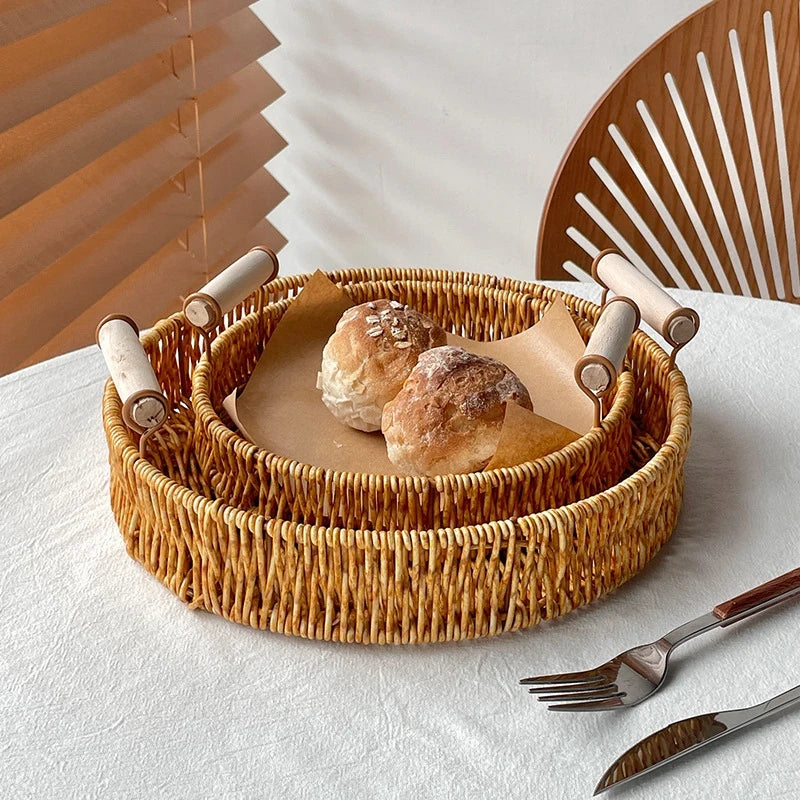 Runder Rattan Korb – Rustikales Design mit Holzgriff