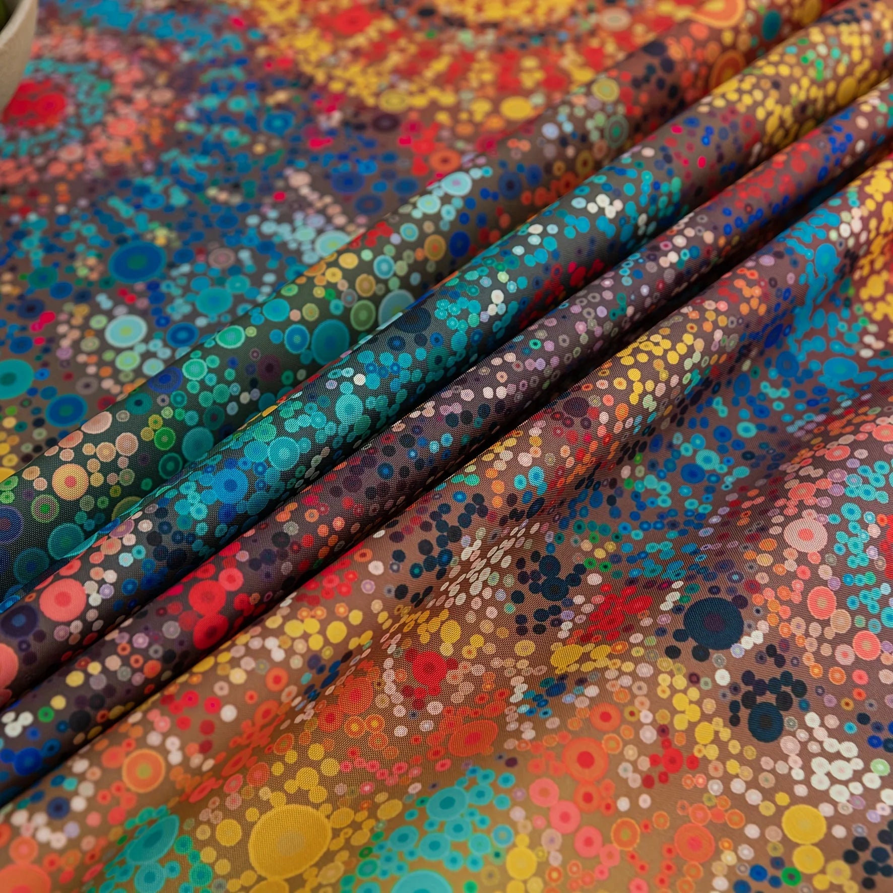 Boho-Tischdecke – Tupfenmuster – 150x150cm