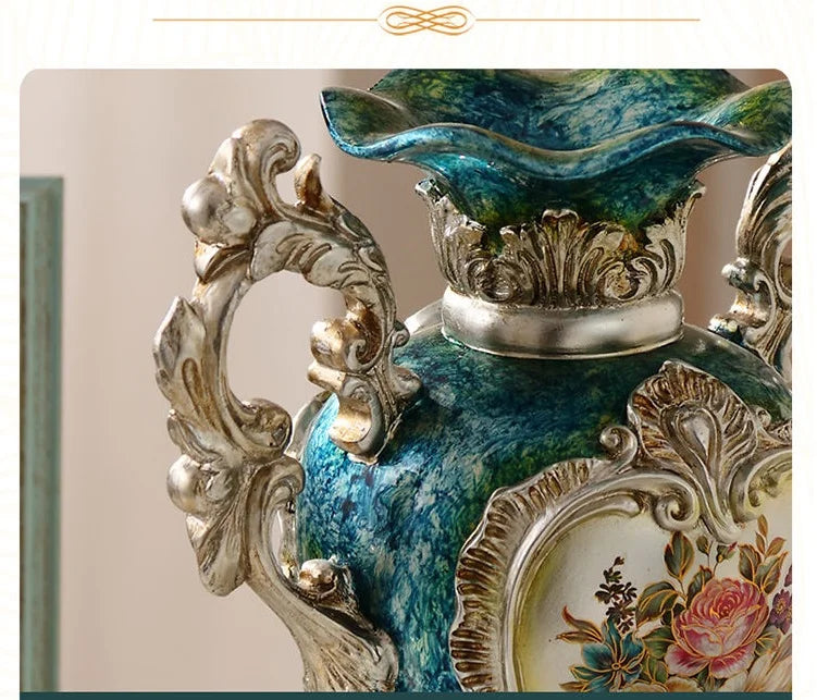 Weisse Harzvase europäischer Stil 30CM x 25CM im Wohnzimmer