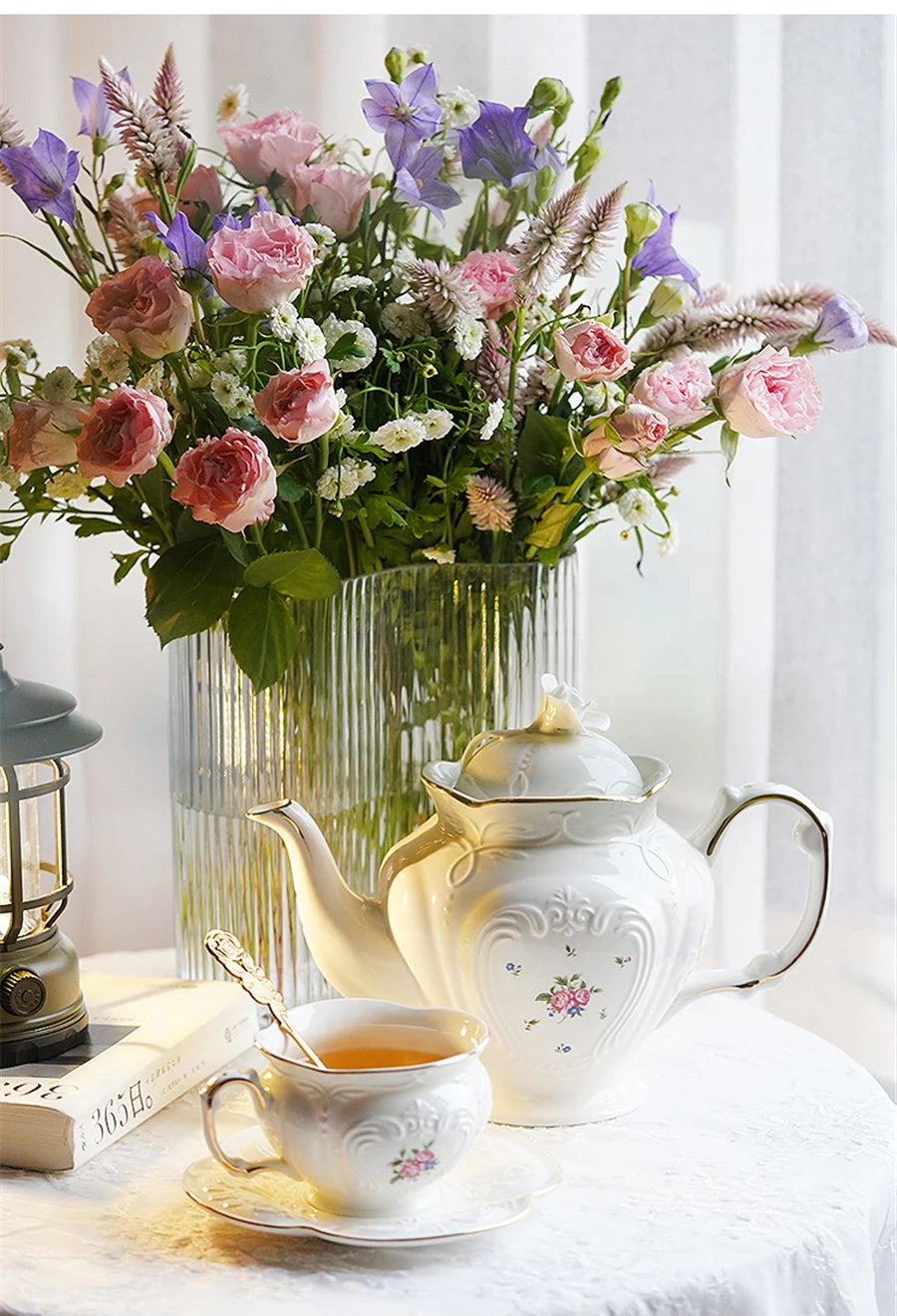 Vintage Teeset – Porzellan Blumen Design für Zuhause