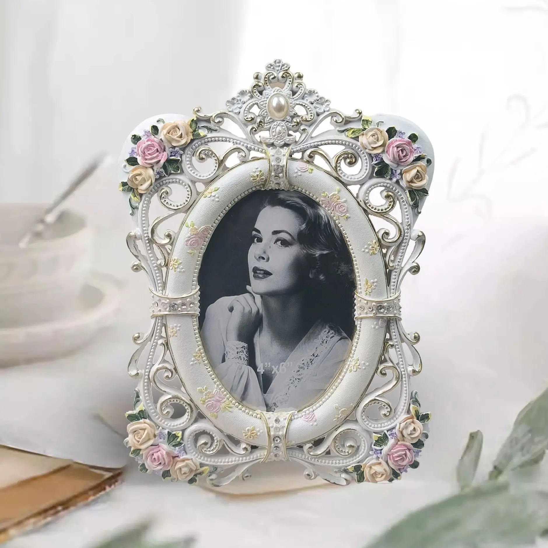 Vintage viktorianischer Resin-Fotorahmen – Klassischer runder Stil