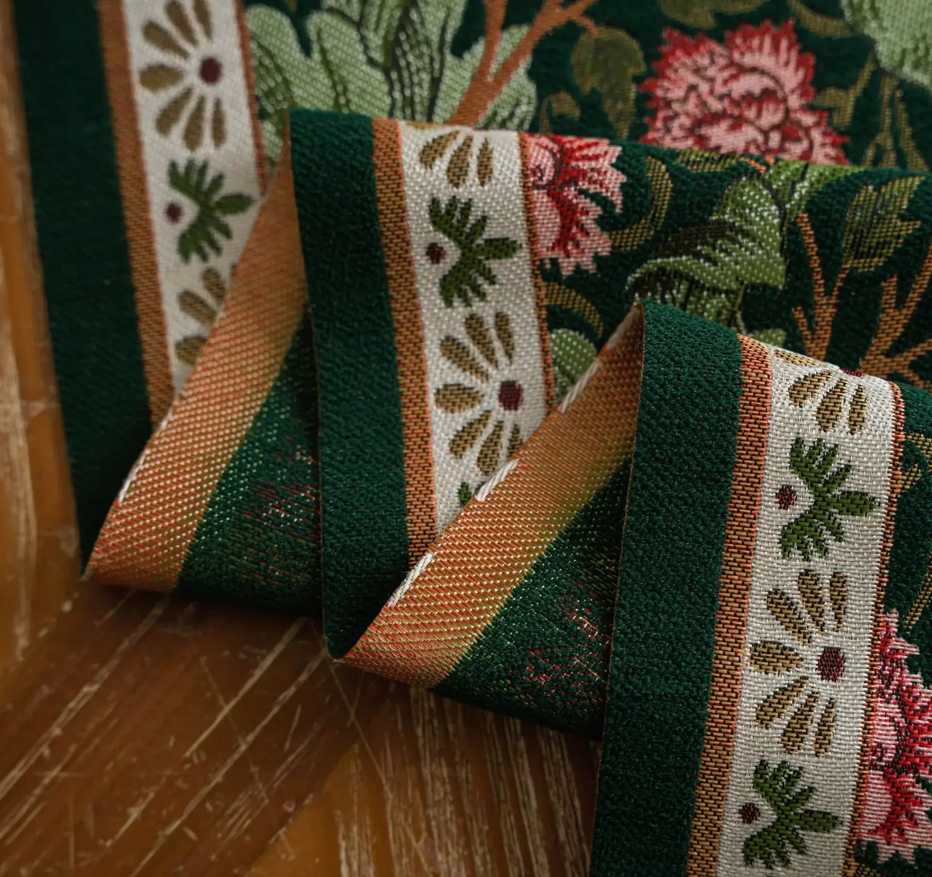 Pflanzen-Tischläufer – Jacquard Design – Verschiedene Grössen