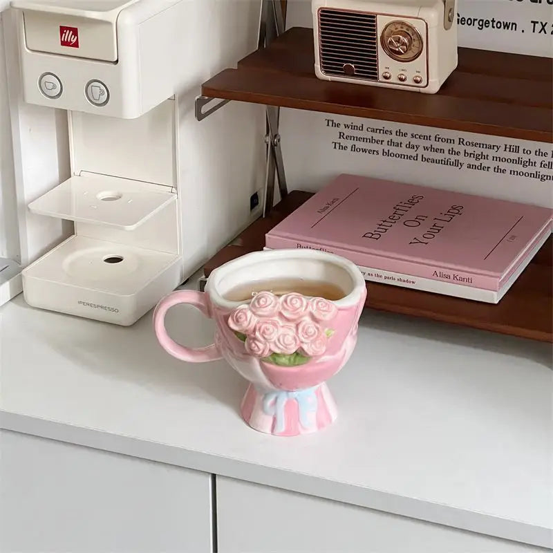 Niedliches Mädchen Keramiktasse – Handgemacht Bone China mit Deckel