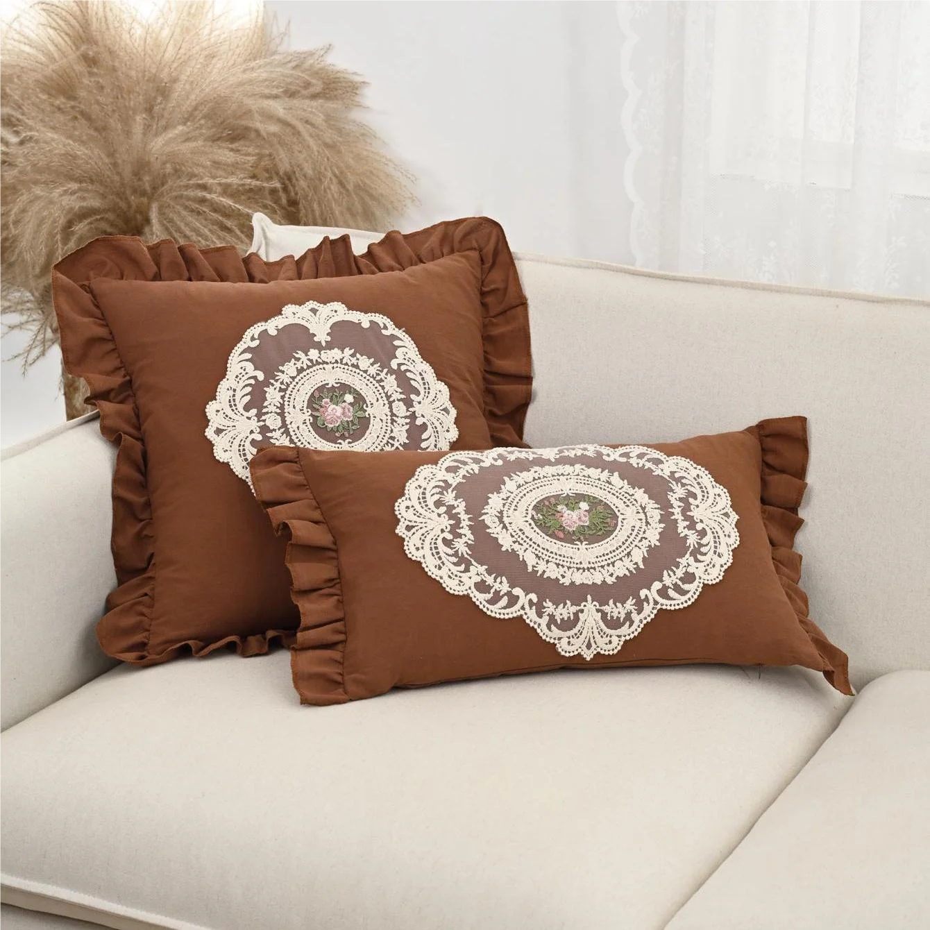 Blumengestickter Kissenbezug – Vintage Polyester 45x45cm